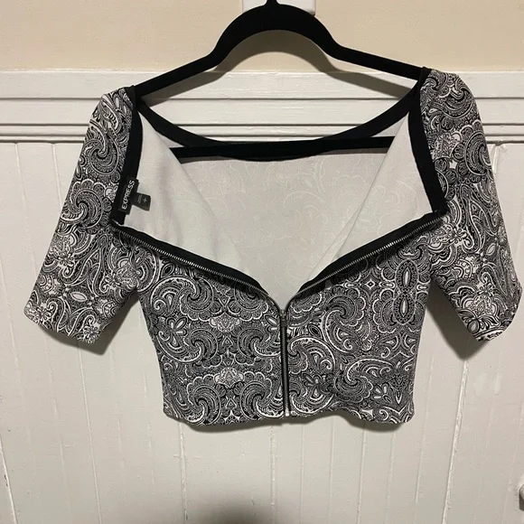 Express paisley crop top, silver zip back, size small, gently worn, no stains - Picture 4 of 4